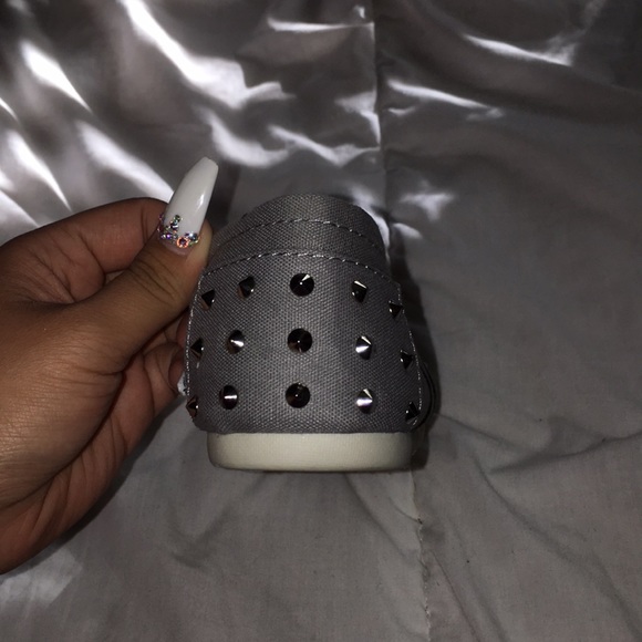 Shoes - Picture 4 of 4